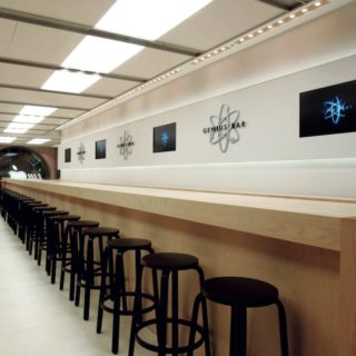 Apple Genius Bar London 2005