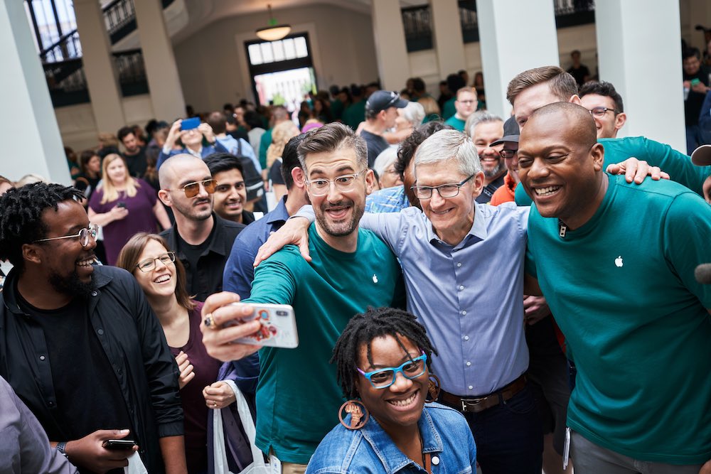 Tim Cook opens a new store