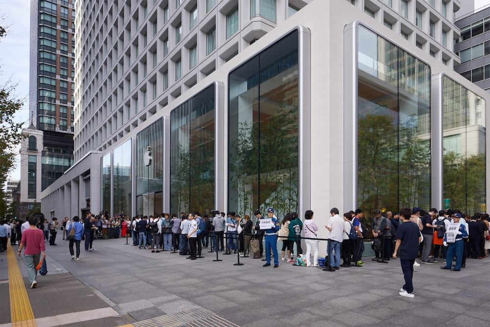 iPhone 11 queue China